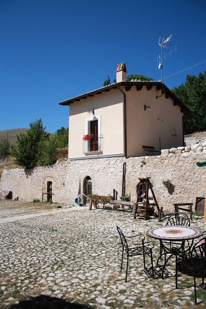 La Casa Su Le Dimore Del Borgo Aparthotel Santo Stefano Di Sessanio Exterior foto